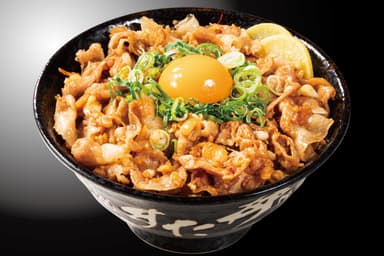 背脂にんにくクラッシュすた丼　880円(税込)