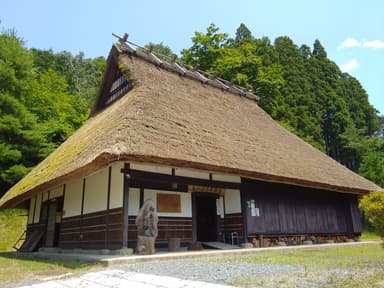 かやぶき屋根