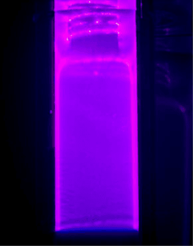 図1．新たに開発したプラズマ装置での処理の様子