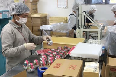 Tn菓子加工工場現場