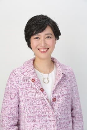 卒業生の元NHKのアナウンサー内藤裕子さん