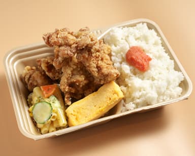 ニンニク醤油唐揚げ7個出し巻き弁当