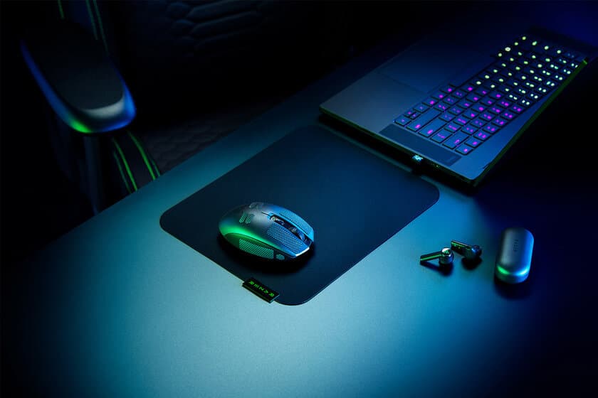 Razer、超軽量高速ゲーミングワイヤレスマウス Orochi V2の
国内発売を5月28日に決定！
多目的にご利用いただけるすべり止めテープUniversal Grip Tape、
バランスのとれたマウスパッドSphex V3と
ストリーミングや電話会議の際にご利用いただけるRing Lightも
同日発売