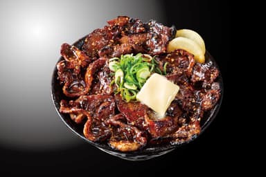 『北海道すた丼～濃厚バター焦がし焼肉味～』 ￥930(税込)