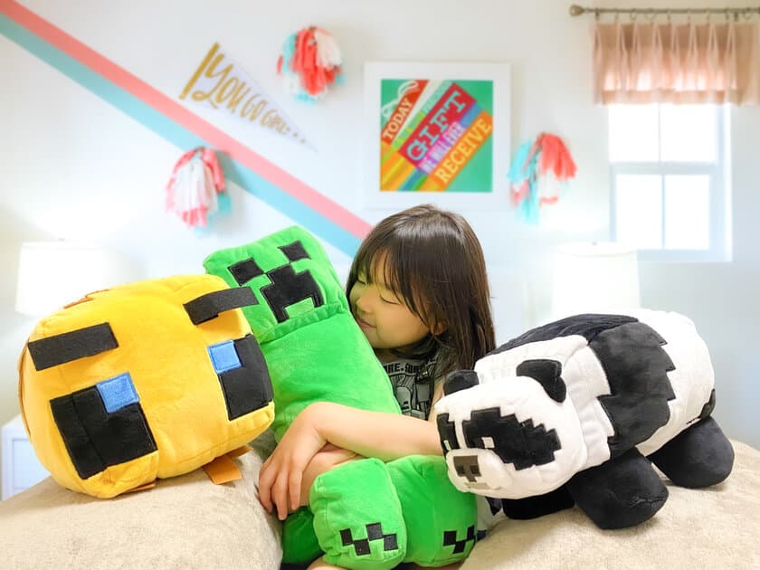 「マインクラフト」のキャラクターたちが
抱っこできるぬいぐるみ「抱きぐるみ」になって登場
　6月17日(木)から順次販売開始