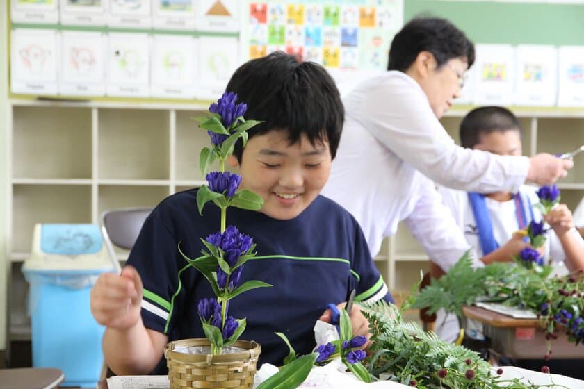 花に触れ心を育てるＪＡ学校教育支援事業「花育」