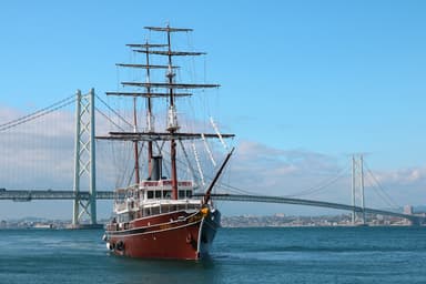 咸臨丸と明石海峡大橋2