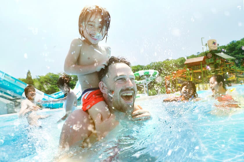 ネスタリゾート神戸
今年の夏は大自然で、みんな一緒に大興奮！！
「大自然の冒険テーマパーク」で、
新緑に囲まれて全身ずぶ濡れになれば、
興奮と爽快感の最高潮へ！ 
