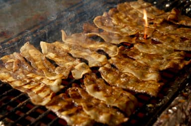 職人が一枚ずつ焼き上げるあみ焼き弁当