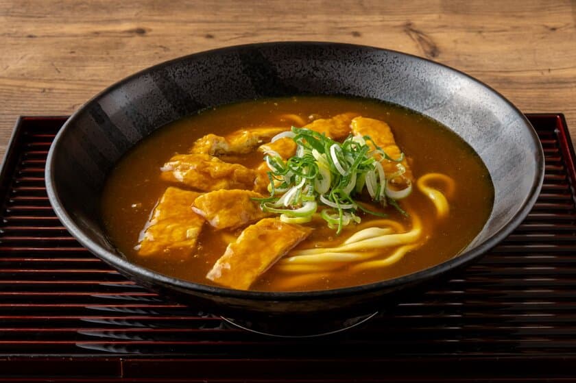 神戸初出店「京のカレーうどん みみこう」、
7月限定デザインの「季節のカレーうどん」を販売