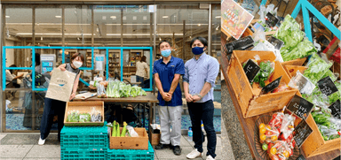 実際の開催の様子。朝採れの新鮮な野菜が、毎週直接農家より届けられる。