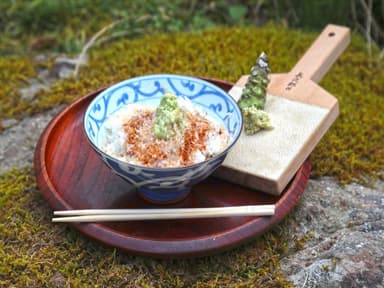 わさびの風味をそのままに　わさび丼