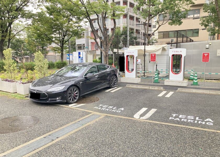 ー天王寺公園茶臼山エントランスエリアー
テスラ スーパーチャージャー大阪市南エリア初の設置