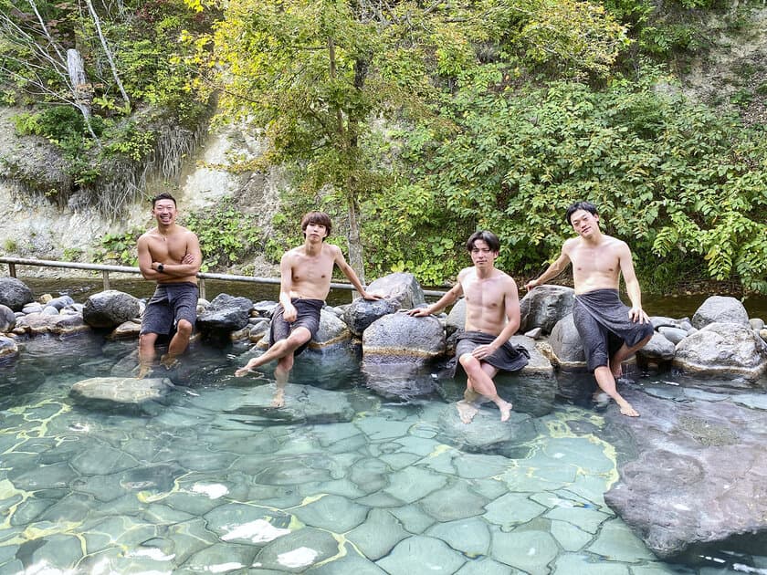 藤森慎吾×おばたのお兄さん×はじめしゃちょー、
北海道の秘境をサウナ旅！
YouTubeチャンネル「&sauna」で一挙公開