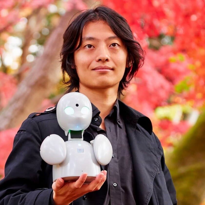 各業界のプロフェッショナルから学ぶ「チャレンジレッスン」！
人と人をつなぐ分身ロボット「OriHime(オリヒメ)」開発者　
吉藤オリィさんによる特別授業を実施