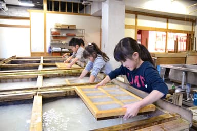 土佐和紙工芸村QRAUD