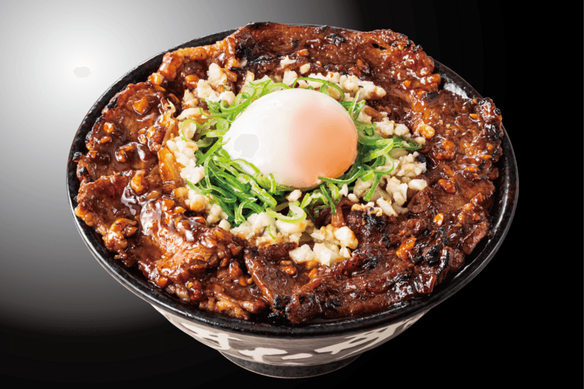 すた丼屋秘蔵の贅沢ステーキ丼でアフターコロナを勝ち取れ！
極上大判カルビ×ニンニク背脂の旨み脂あふれるステーキ！
『すたみな極カルビステーキ丼』を11/1(月)全国緊急発売！