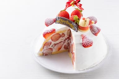 いちごを60粒以上使ったクリスマスケーキ