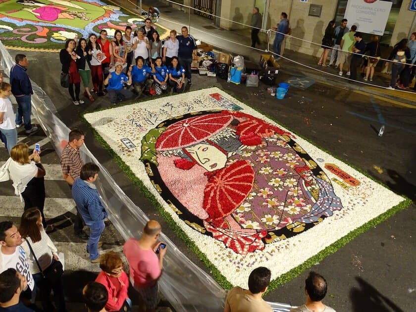 10,000本の花で描かれた巨大な浮世絵が、
東京ミッドタウン日比谷に出現！