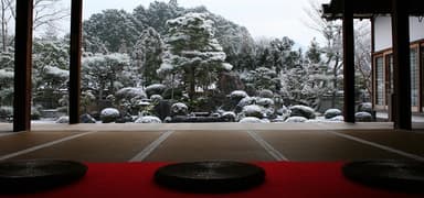 妙満寺　雪の庭