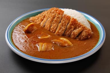 カツカレー　税込900円