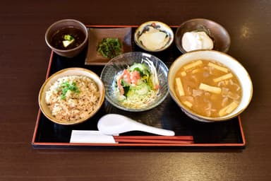 いなむどぅち定食