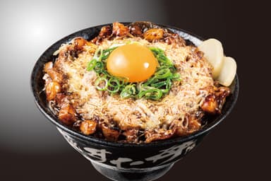 『炙りチーズ背脂黒すた丼』1&#44;080円(税込)