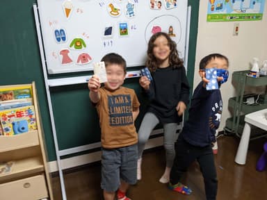 こどものための哲学 P4C Little Thinkers　レッスンでは「お金」のテーマも