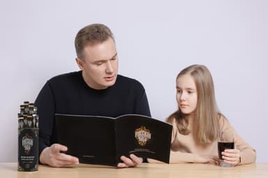 ロシア生産元のCEOとその娘(7歳)