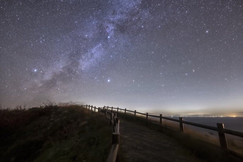 東京では唯一「星空保護区」認定！
“世界に認められた星空”が見られる穴場・神津島。
3/18（金）19（土）神津島フェア 有楽町駅前にて開催！
