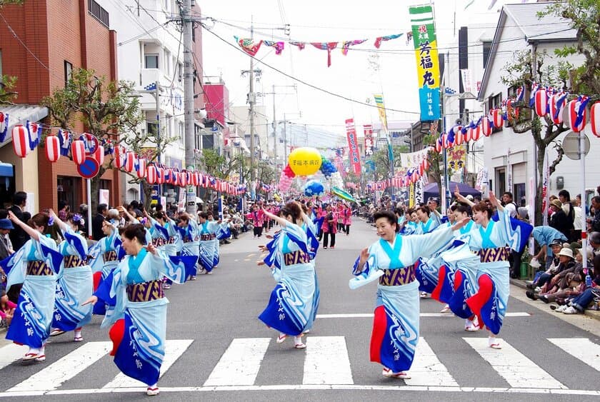 福岡空港発着　天草エアラインで行く！
「一度は行きたい天草のお祭り」を見てみよう！
お得な日帰りツアー販売