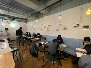 池袋飲食店でのカフェ塾テラコヤの様子