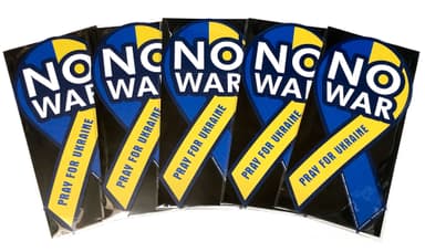 ウクライナへ支援の意思を NO WAR ～PRAY for UKRAINE～ リボンマグネット(R)