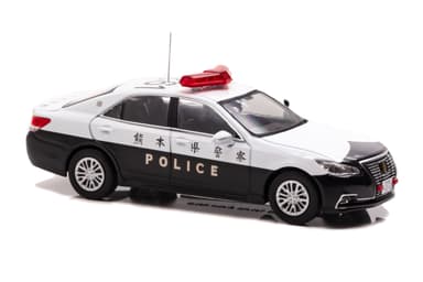 1/43 トヨタ クラウン ロイヤル (GRS210) 2019 熊本県警察所轄署交通課車両 (北61)：右前