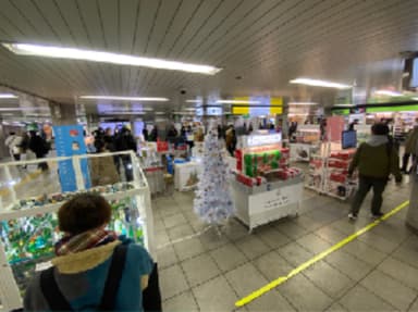 JR池袋駅 南改札前催事場