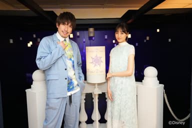 「塔の上のラプンツェル」を体験する大友花恋さんとりんたろー。さん