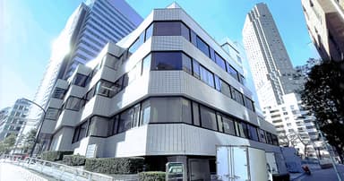 billage SHIBUYAは二宮ビル1階のため初来訪でもわかりやすい