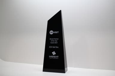 「Dbvisit Partner of the Year Award 2021」トロフィー