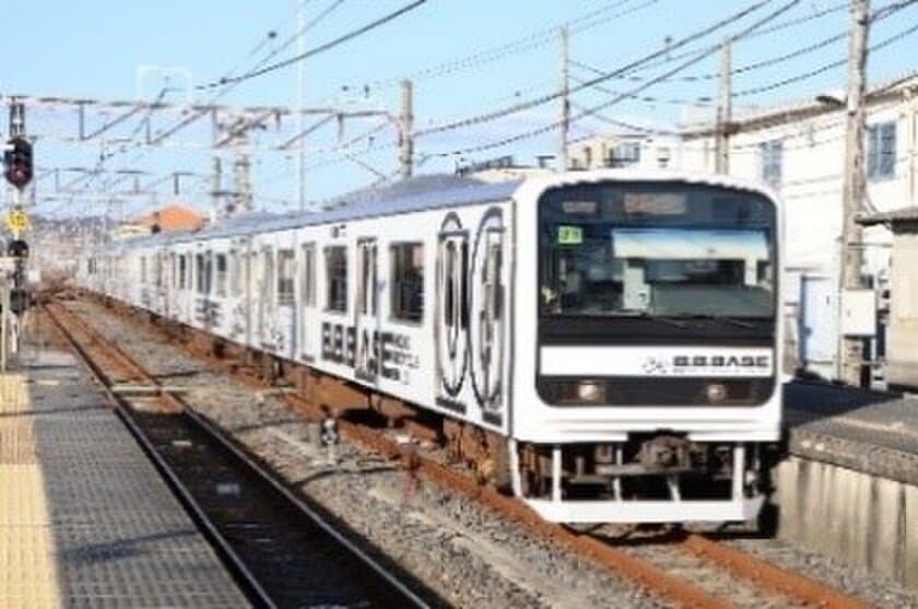 成田ゆめ牧場専用列車が駆け抜ける！
JR東日本千葉支社との特別コラボ　
『ゆめこちゃん号』で
牧場＆列車満喫プラン