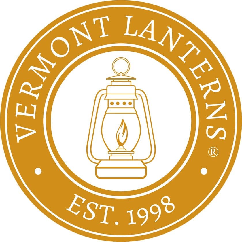 米国バーモント州発！真鍮製のオシャレで本格派の
オイルランタン『Vermont Lanterns バーモントランタン』　
全国のアウトドア専門店・自社ECサイトにて販売中