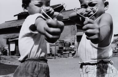 荒木経惟《さっちん》 1962-63年 (C)Nobuyoshi Araki Courtesy of the artist and Taka Ishii Gallery