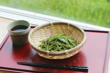 玄米粉の濃厚・自家製抹茶麺