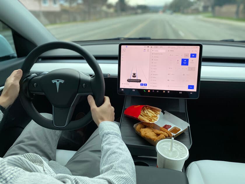 日本で唯一のテスラ専用センタートレイ
『TESLA ALSET Tray(アルセットトレイ)』　
Makuakeでの先行発売後1週間で100万円＆目標金額の667％達成