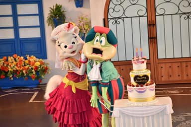 お誕生日当日限定（8月22日）で、 キャラクターミュージカルにて特別な演出を実施