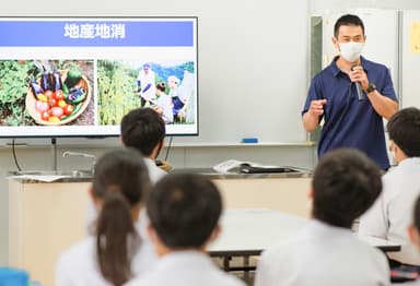 藤本氏のトーク風景