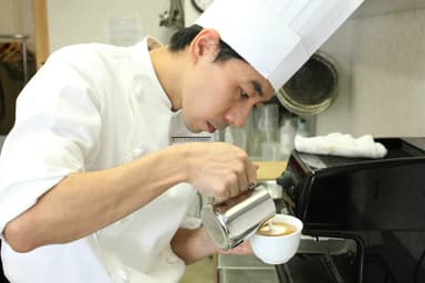 エスプレッソなどコーヒーの専門家バリスタ