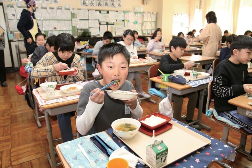 食べて学ぼう！食品ロス削減月間に取手市立の全小中学校へ
SDGsをテーマとした学校給食を提供