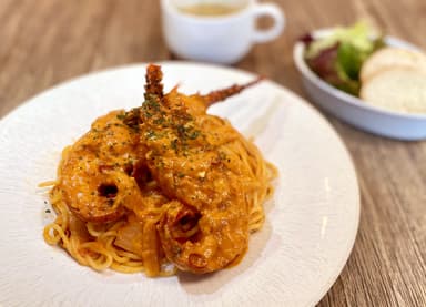 南伊豆産伊勢海老のトマトクリームパスタ 1&#44;650円(税込)