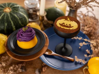 ハロウィン仕様の2種類のカフェスイーツが登場