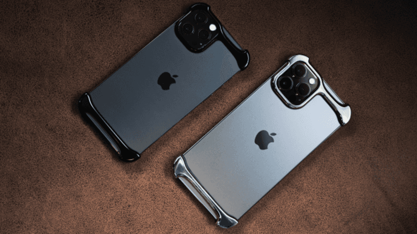 ほぼ裸でiPhone14/13シリーズを持ち歩く！
新発想耐衝撃スマホプロテクターArc Pulseが
Makuakeで目標3972％達成！